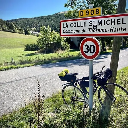 Agreable T2 Calme Centre-ville D'annot *