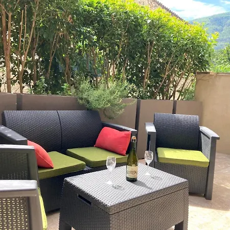 T2 Calme Centre-ville D'annot *