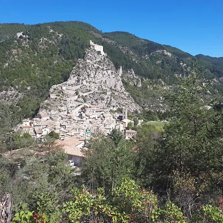 Agreable T2 Calme Centre-ville D'annot Apartment *